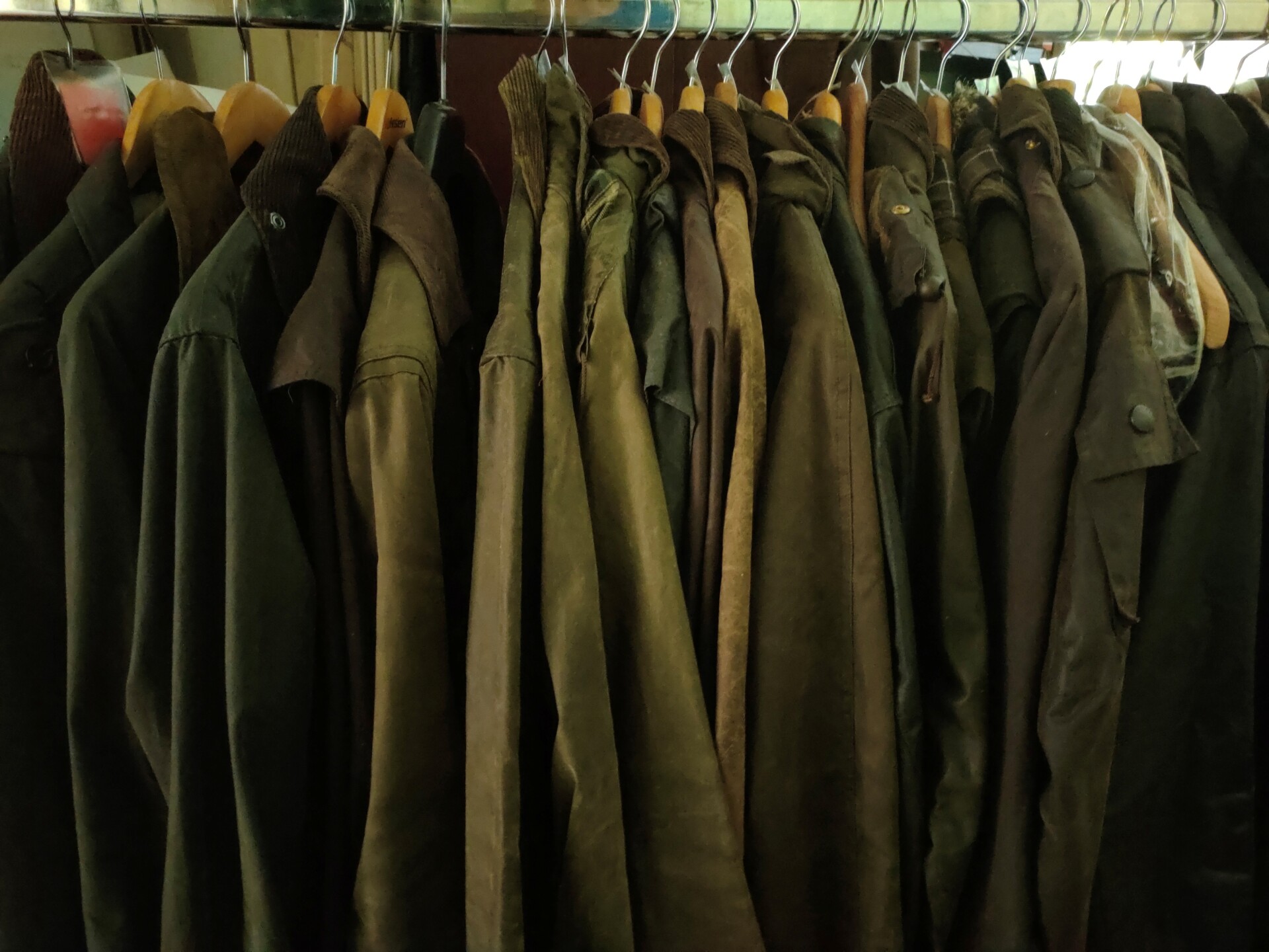 Waxjassenonderhoud   waxjassen - Professional wax jacket cleaning, repairs and rewaxing